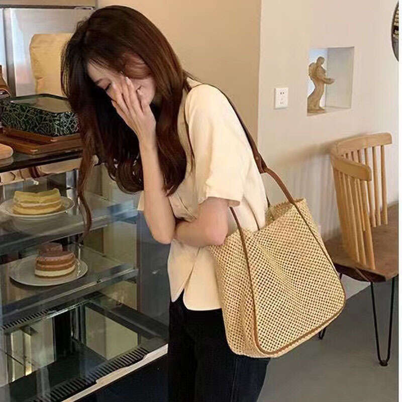 Vacation Single Shoulder Crossbody Bucket Beach Mother-Daughter Women Woven Commuting Bag Light Luxury B5