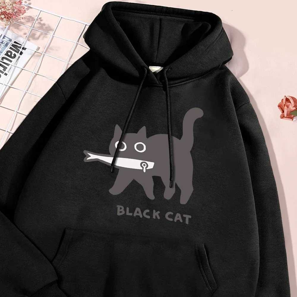 Fun A Black Cat Eating Fish Hoody Men Women Harajuku Fashion Sweatshirt Loose Oversized Streetwear Fleece Warm Couple Hoodies Y250811