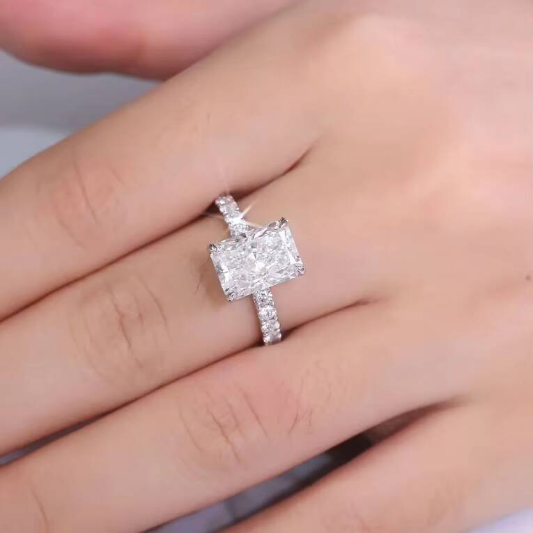 Wholesale 14K Gold Diamond Rings VVS-Grade Moissanite Emerald-Cut Classic Engagement Rings for Women