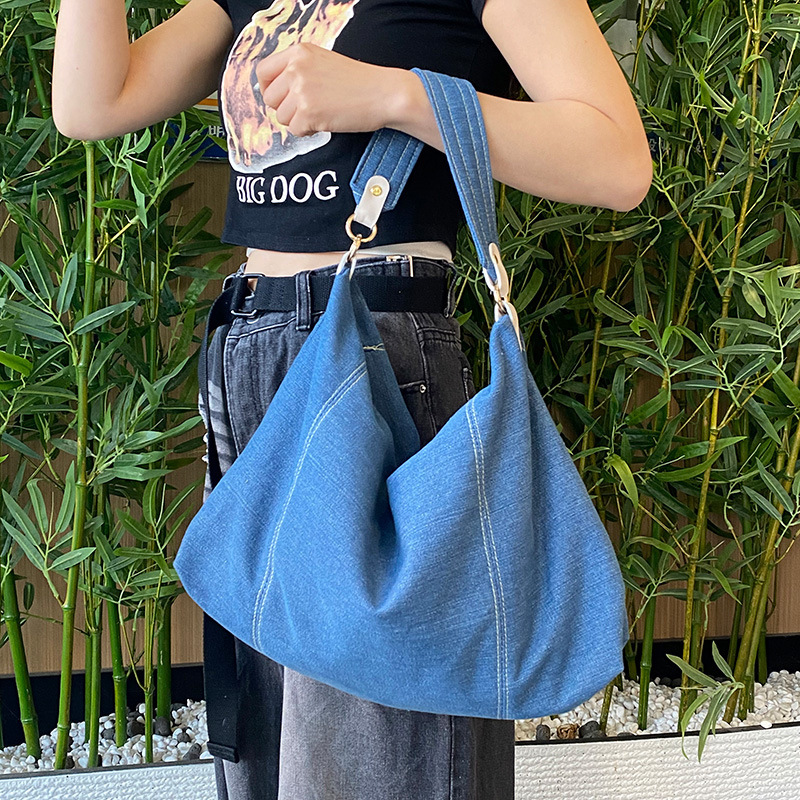 Design Denim for Women New Versatile Crossbody Fashionable Single Shoulder Commuter Tote Bag