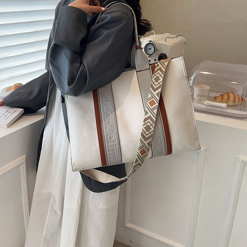 Canvas Women New Fashion Single Shoulder Crossbody Commuting Casual Large Capacity Versatile Tote Bag