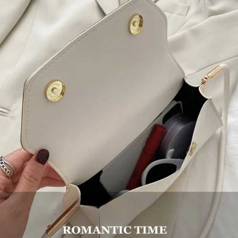 Faionable Small Underarm Bag New Sle Versatile Womens Handbag Soft PU Leather Classic Clutch Underarm Purse Bag Z250812