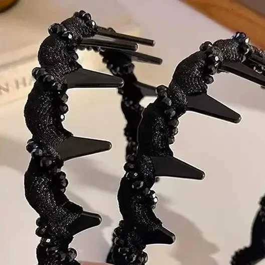 Vintage Velvet Pearl Wave Top Hairband Anti-Slip Toothed Hairband For Women Girls Fashion Sweet Hair Accessories X250812