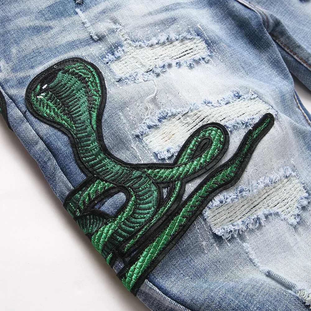Men Snake Embroidery Denim Jeans Streetwear Ripped Patch Pants Slim Tapered Stretch Trousers X250812