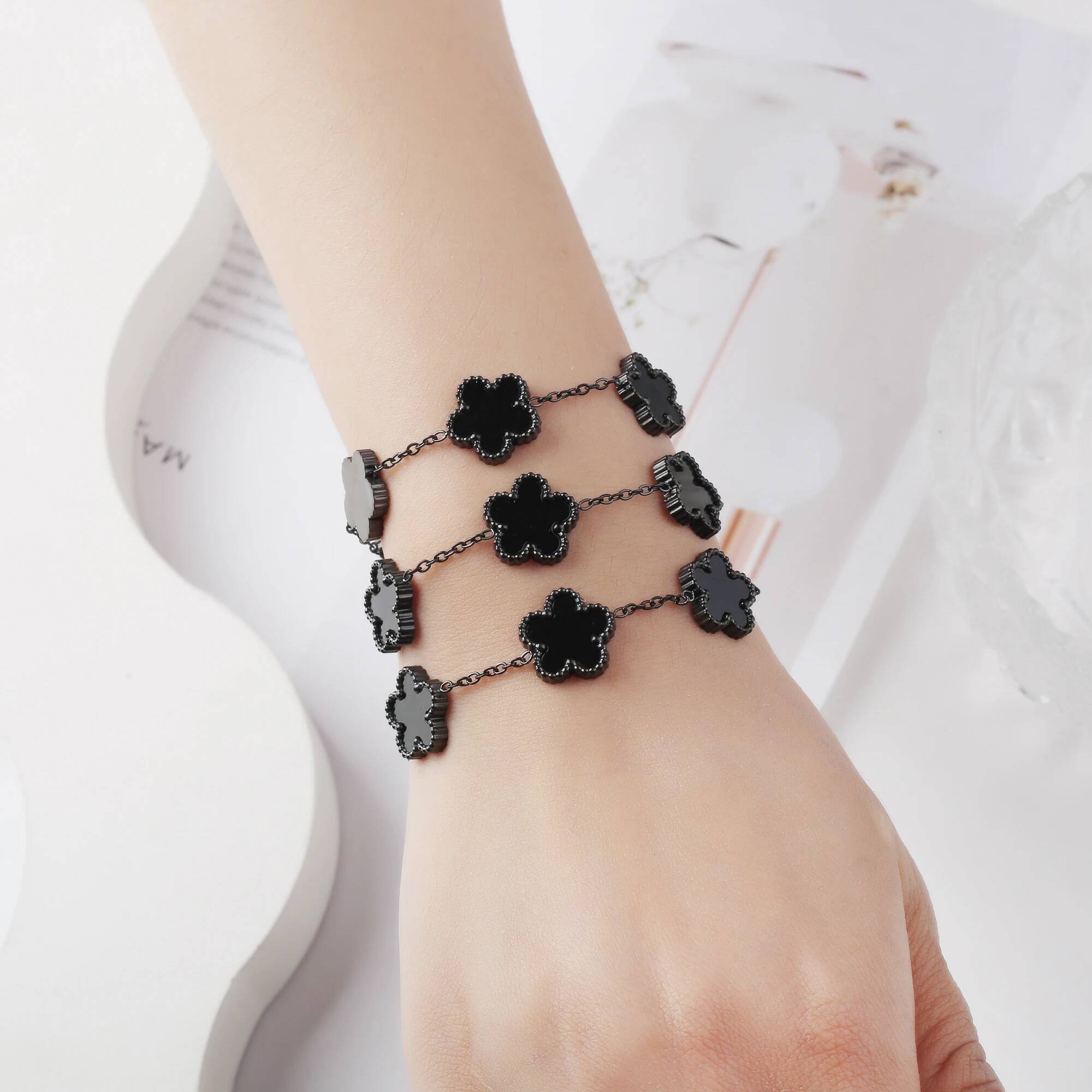 Gold Plated Hot Sale 316L Stainless Steel Plant Five Leaf Flower Bracelet Classic For Woman New Fashion Party Jewelry Clover