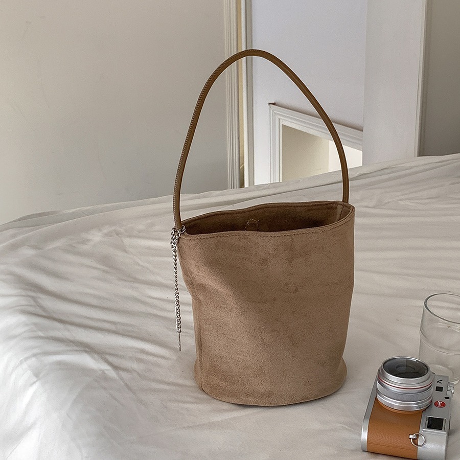 2025 new women's bucket shaped handbag fashion designer niche Korean style handbag