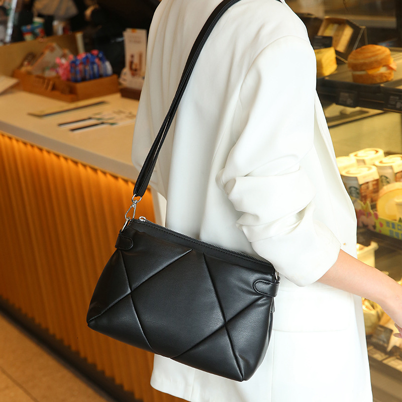 Autumn Winter Fashion Women's Black Quilted Small Square Large Capacity Shoulder Crossbody Bag