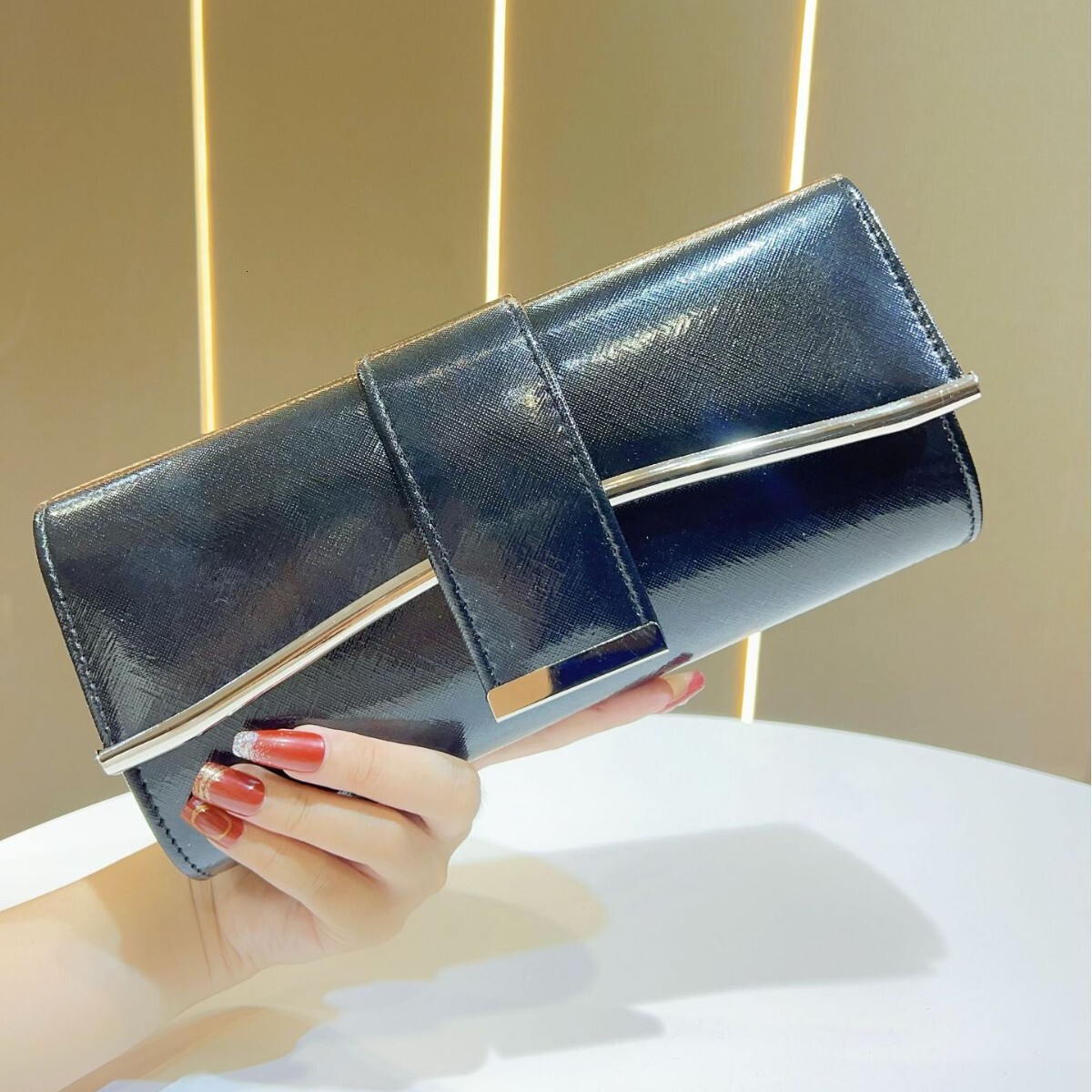 2025 Autumn New Women's Wallet Minimalist Handbag Card Bag Evening Dress Bag Fashionable Light Luxury Elegant Designer Bag