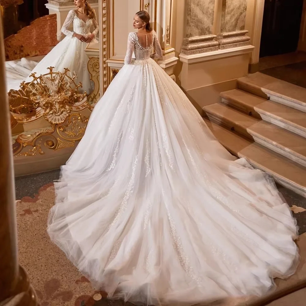 2025 Elegant Princess Wedding Dress Sweetheart Pleated Lace Appliques Long Sleeves Illusion Buttons Back Satin A Line Bride Bridal Formal Grown Vestid