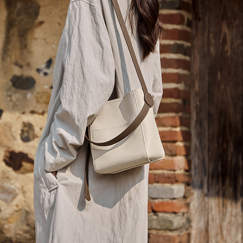 2025 new designer handbag bucket bag women's crossbody bag shoulder bag