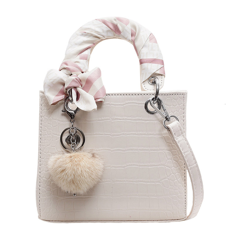 2025 Handheld Princess Diana Bag Fresh Crocodile Pattern Summer New Trendy Fashion Simple Crossbody Bag Small Square Luxury Designer Bag Bag Bag For W