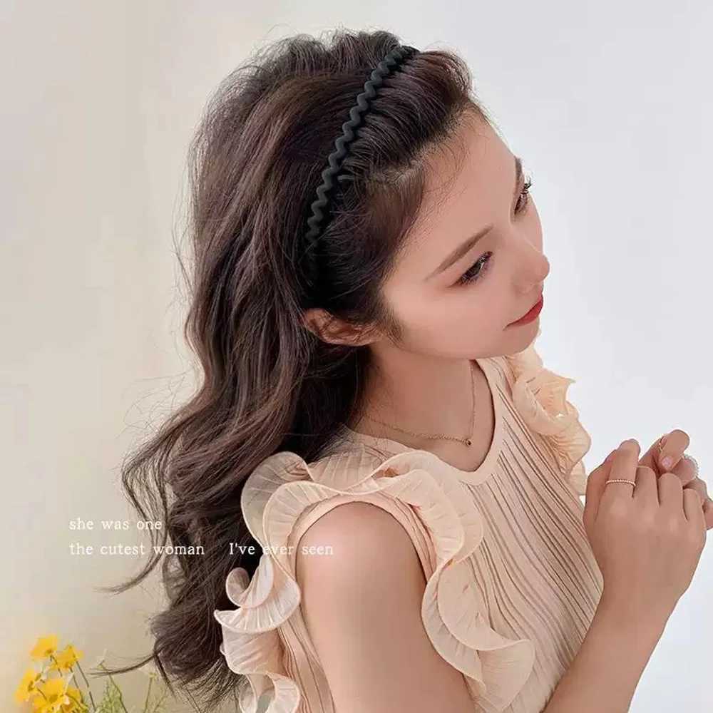 1Pc Fashion Wave Bands for Women Solid Color Toothed Non-Slip Hair Bands Girl Face Wash Sports Hairbands Hair Accessories X250812