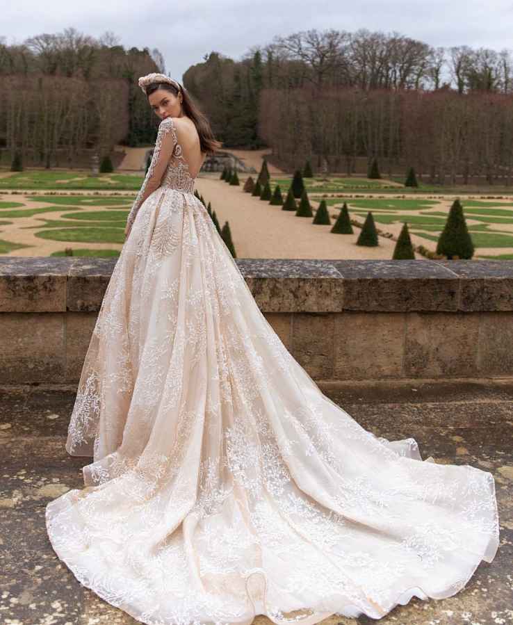 Luxury Scoop A Line Lace Wedding Dresses Delicate Appliques Long Sleeve Bride Dress Chapel Train Wedding Gowns Plus Size Custom Made Vestidos De Novia