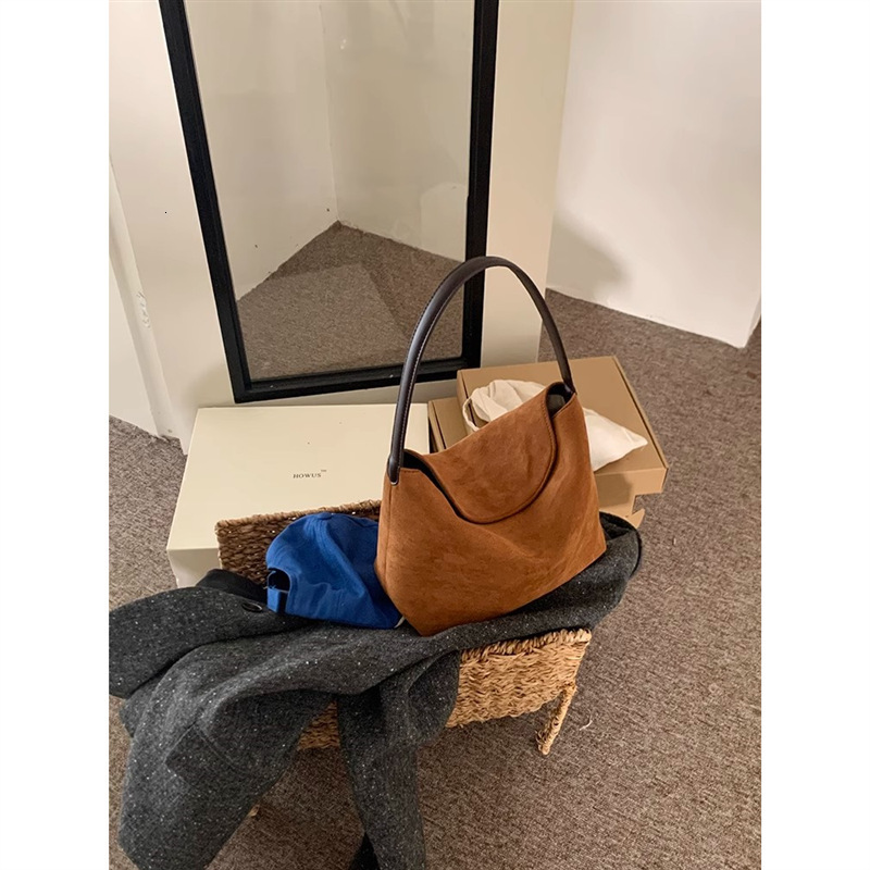 2025 Autumn New Shoulder Bag Autumn Handbag Popular New Trend Niche Retro Suede Crossbody Bag bag Autumn New Designer Bag