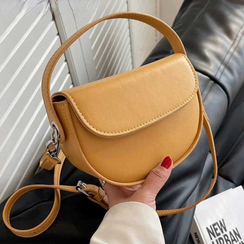 Simple Elegant PU Leather Saddle Bag Womens Satchel Bag with Adjustable Strap Handbag Z250812