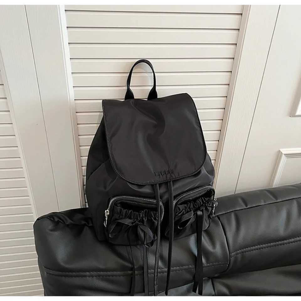 Fashionable Solid Color Backpack for Women Simple Versatile Large-Capacity Student Schoolbag Casual Commuter Bag Korean Niche Y250811