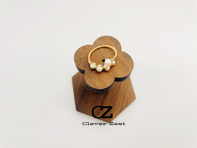 Natural freshwater pearl open ring Gold-plated twisted wire craftsmanship Handcrafted ring design Bohemian style, resort style, Southern French style 