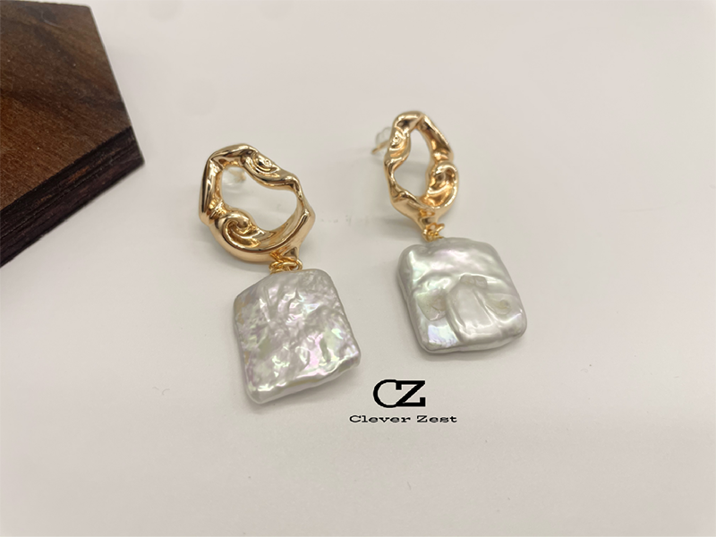 Natural freshwater baroque earrings Irregular square baroque pearls Gold-plated craftsmanship Retro elegant design Party earrings