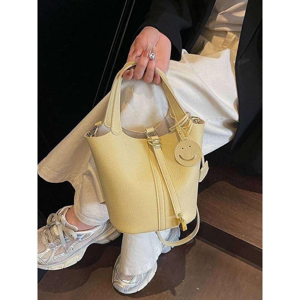 Hot Selling Faionable Casual Buet Women's New Simple Versatile Handbag Crossbody Korean Sle Single Oulder Bag Designer Bags