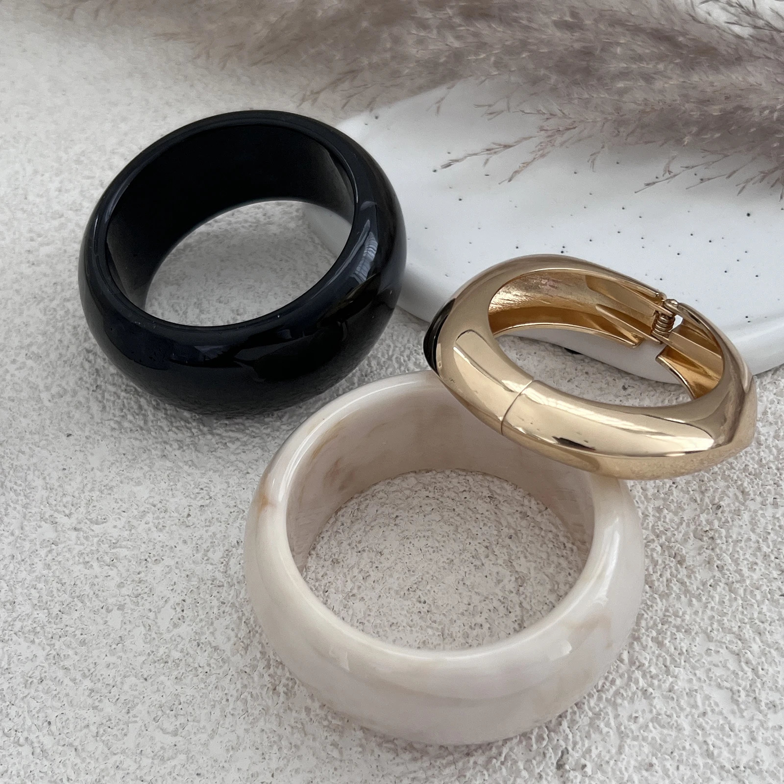 Salircon Vintage Irregular Resin Cuff Charms Bracelet Bangle for Women Fashion Hip Hop Metal Wide Geometric Party Bangle Jewelry 250811