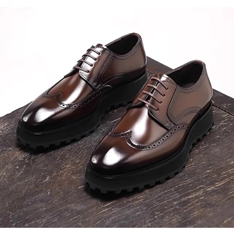 New men's high-end brogue derby shoes with an English style, made of genuine leather, suitable for formal business occasions.