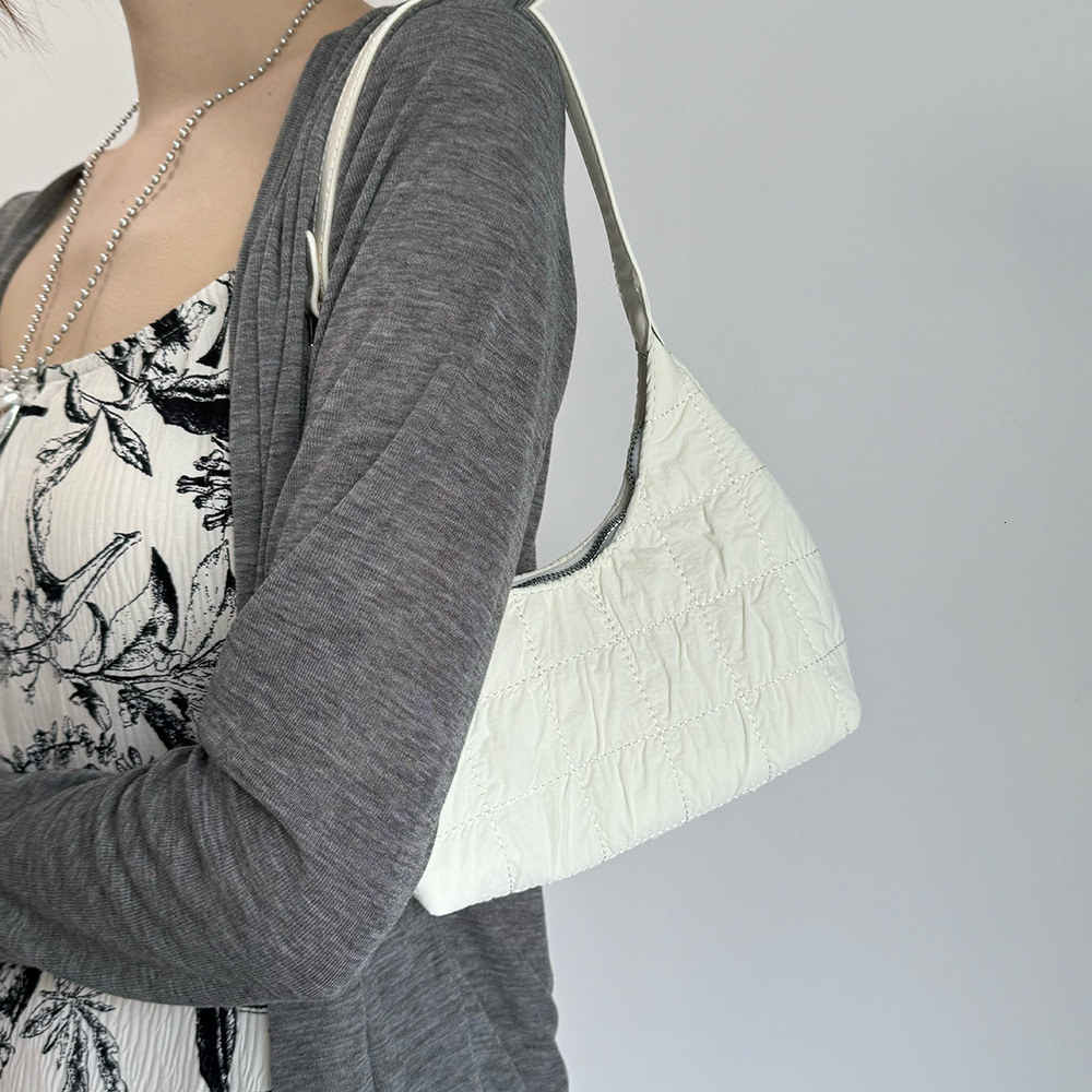 Cream Puff Girl Cloud Pleated Handbag Fashion Cloth Single Shoulder Dumpling Sweet Cool Underarm Women s Bag ddmymarket