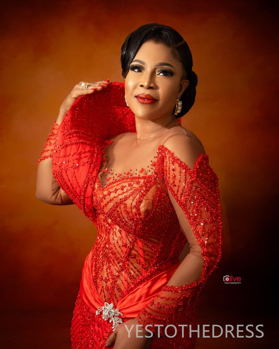 2025 Plus Size Red Prom Dress Evening Dresses For Black Women Sheer Neck Long Sleeves Beaded Lace Elegant Flora Birthday Dress Second Reception Gown A