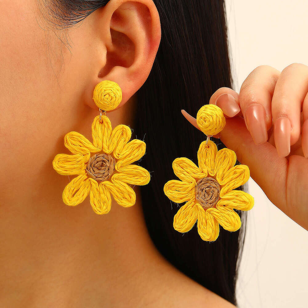 Summer Flower Dopamine Vacation Style Exaggerated Starfish Studs Handwoven Raffia Earrings for Women