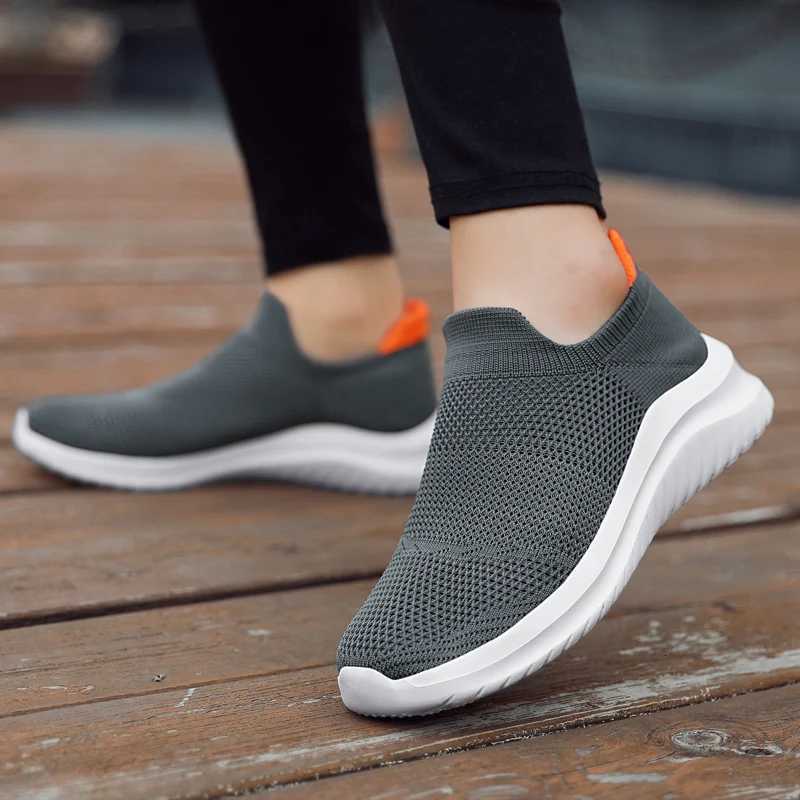 Unisex Men Women Casual Shoes Soft Sole Slip-On Sneakers Men Women Running Shoes Women Lightweight Loafers Walking Male Footwear Z250812