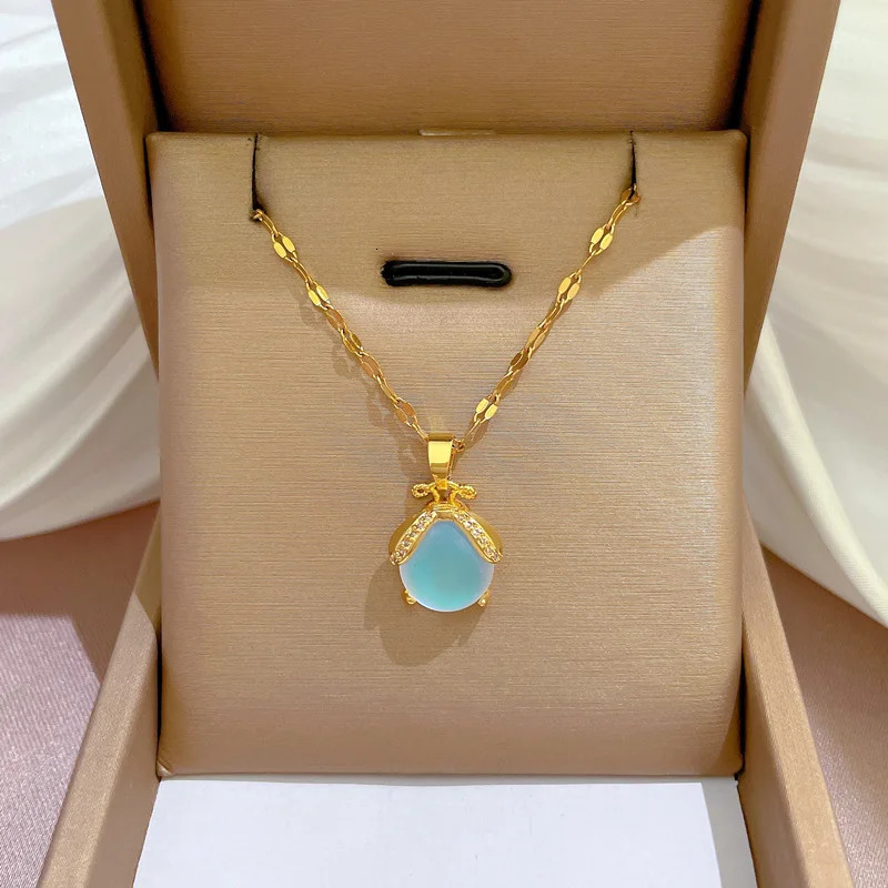 Fashion cute and harmless seven-star ladybug necklace crystal clear crystal aurora bee ladybug personality pendant gift 250807