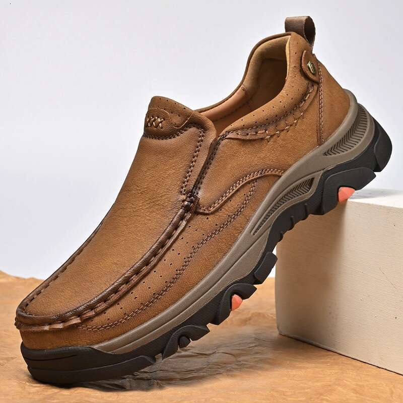 Men's Thick-Soled Wear-Resistant Outdoor Hiking Loafers Slip-On Casual Leather Shoes