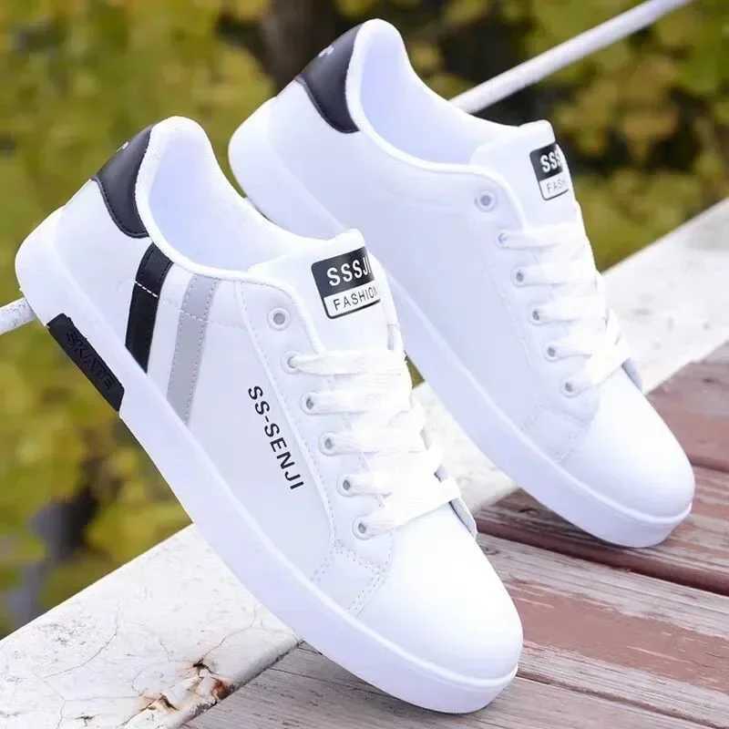 High Quality Men Sneakers Leather Outdoor Casual Shoes Lace-up Hot Sale Mens Vulcanized Shoes Trendy Men Shoes New Tennis Shoes for Men Z250812