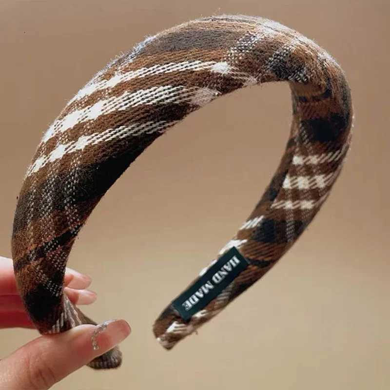 Retro Plaid Pattern Sponge Band for Ladies Elegant Face Wash Band for Going Out Fashionable Womens Hair Accessories X250812