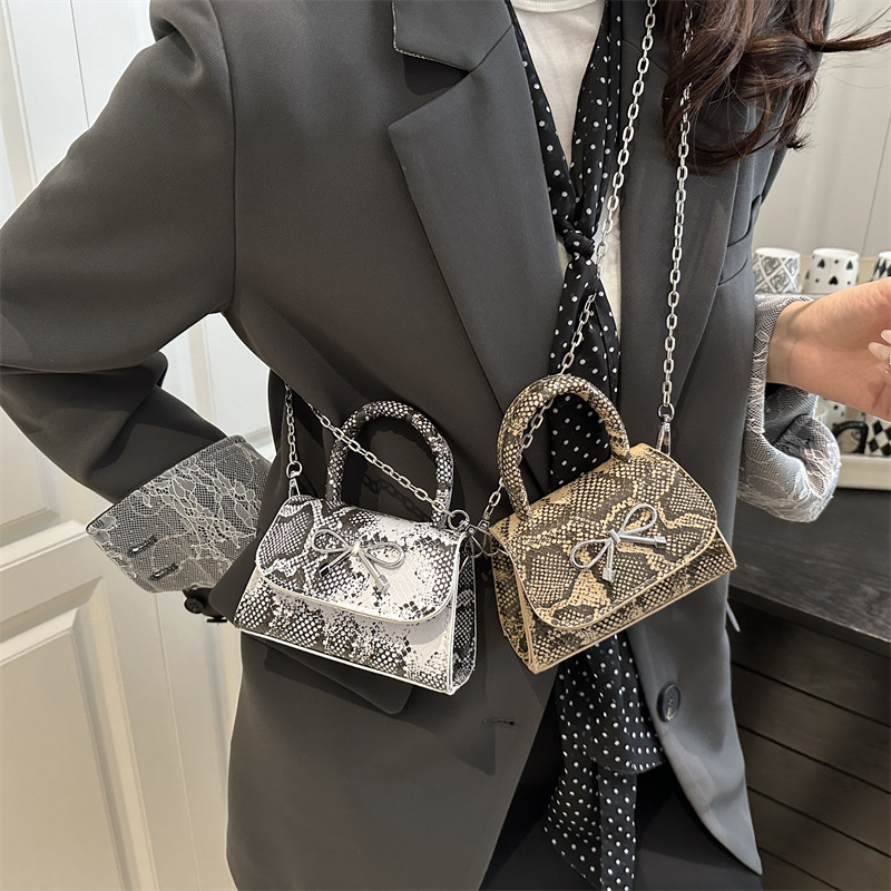 2025 New Bow Small Square Bag Designer Handbag Single Shoulder Women's Crossbody Bag