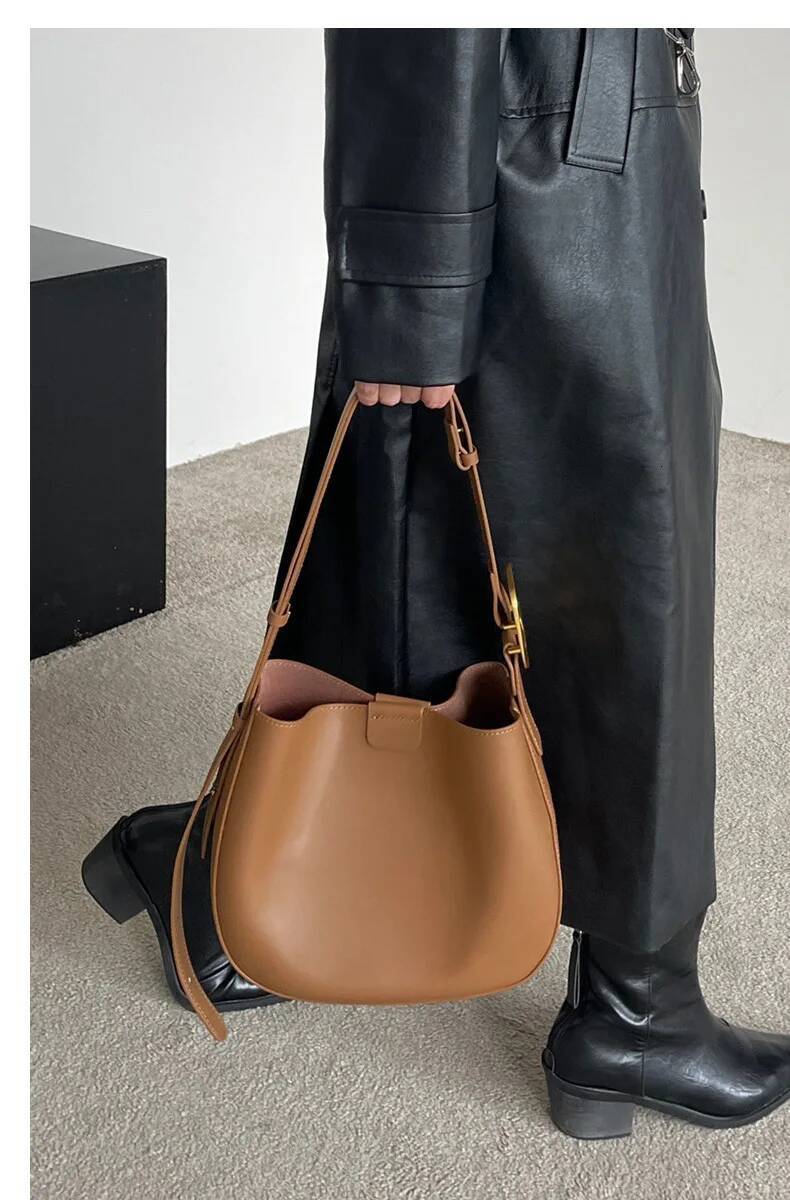 2025 cow Leather half moon saddle quality women tote Bucket Bag lady commuter Crossbody fashion shoulder underarm bag ddmymarket