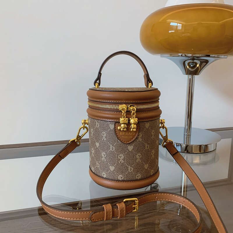 DHessentials Trendy Bucket Shoulder Bag - Fashionable PU Crossbody Purse for Women, Casual Mini Handbag (17x13cm, 380g)