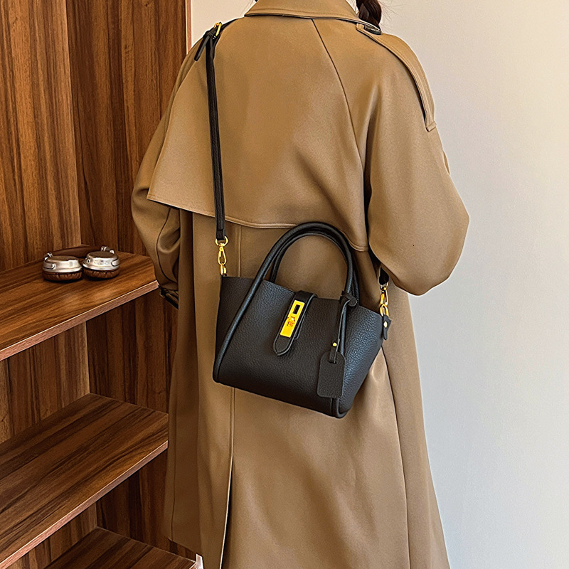 Designer Bag Tote Bag Spring Luxury Bag Summer Trend Versatile Handbag For Women New Retro Tote Bag High-quality Texture Single Shoulder Crossbody Bag