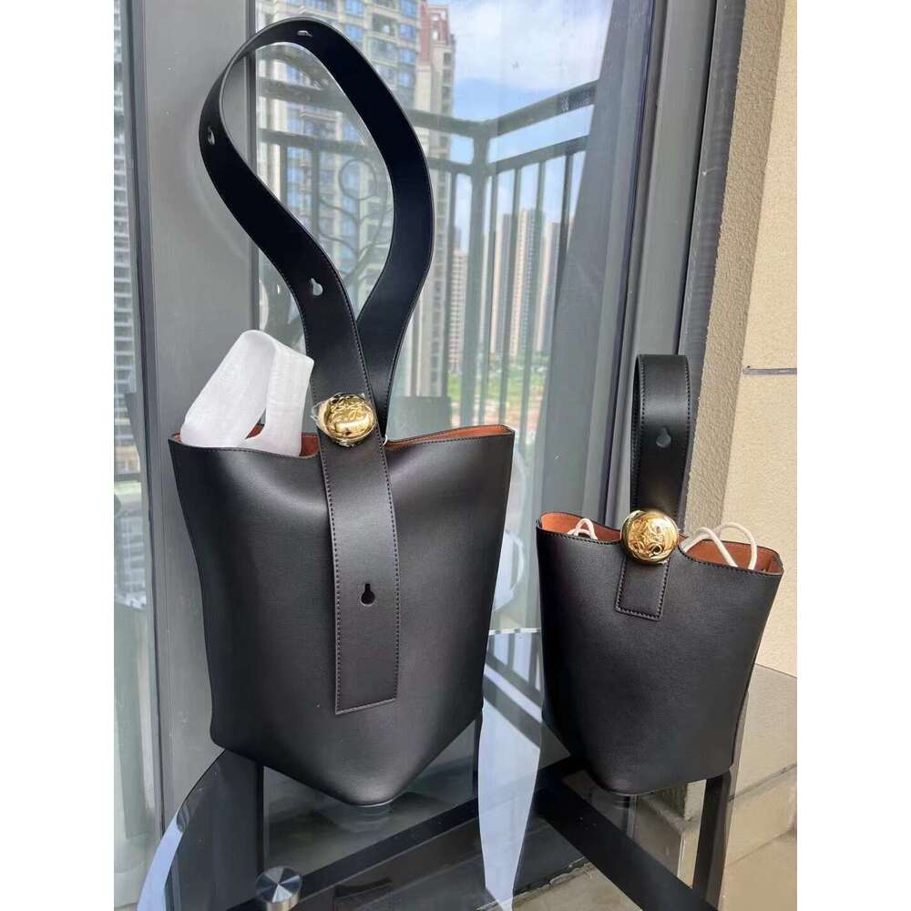 Correct Version Luo's New Pebble Bucket Leather Shoulder Crossbody Handbag