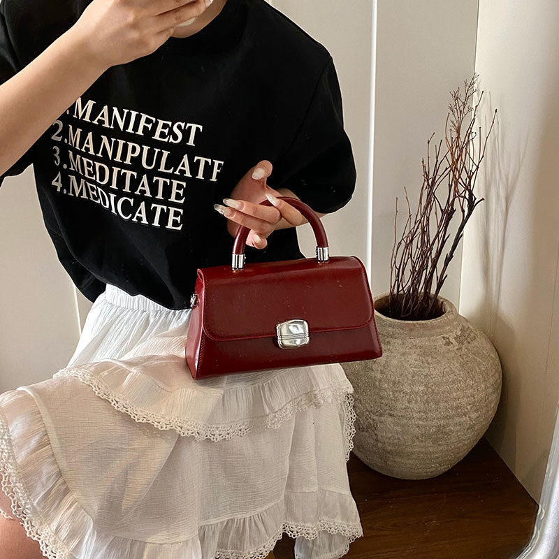 Early Spring New Korean Fashion Handbag Women's High-Quality Texture Shoulder Simple Crossbody Bag Trendy