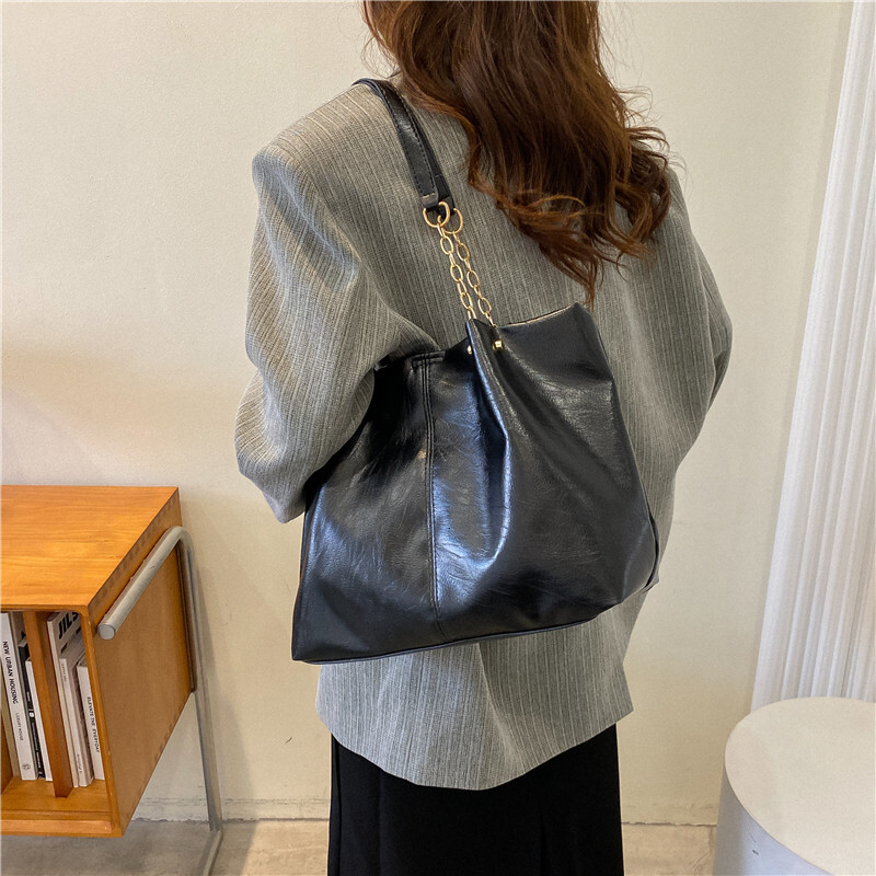 Soft Texture Women s New Fashion Casual Chain Shoulder Large Capacity Commuter Tote Bag Trendy ddmymarket