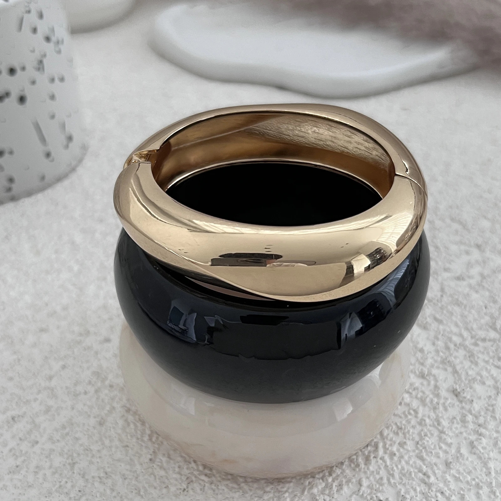 Salircon Vintage Irregular Resin Cuff Charms Bracelet Bangle for Women Fashion Hip Hop Metal Wide Geometric Party Bangle Jewelry 250811