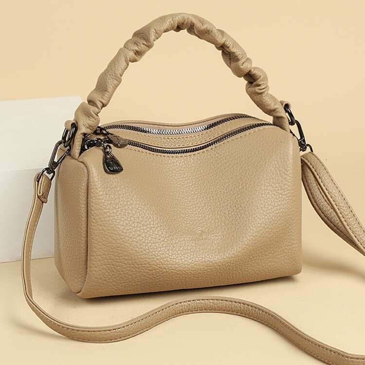 Pleated Women's Handbag 2025 Summer New Fashion Personality Trend Commuting Simple Versatile Casual Crossbody Bag