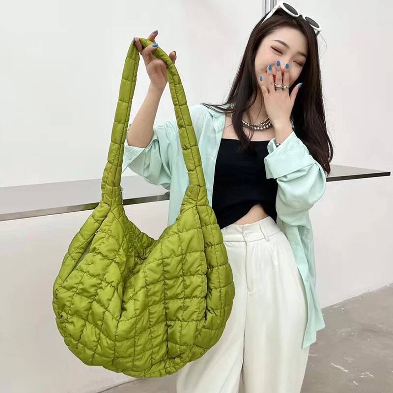 Casual Large Capacity Tote Shoulder Bags Designer Ruched Handbag Nylon Quilted Padded Crossbody Bag Female Big Purse 2022