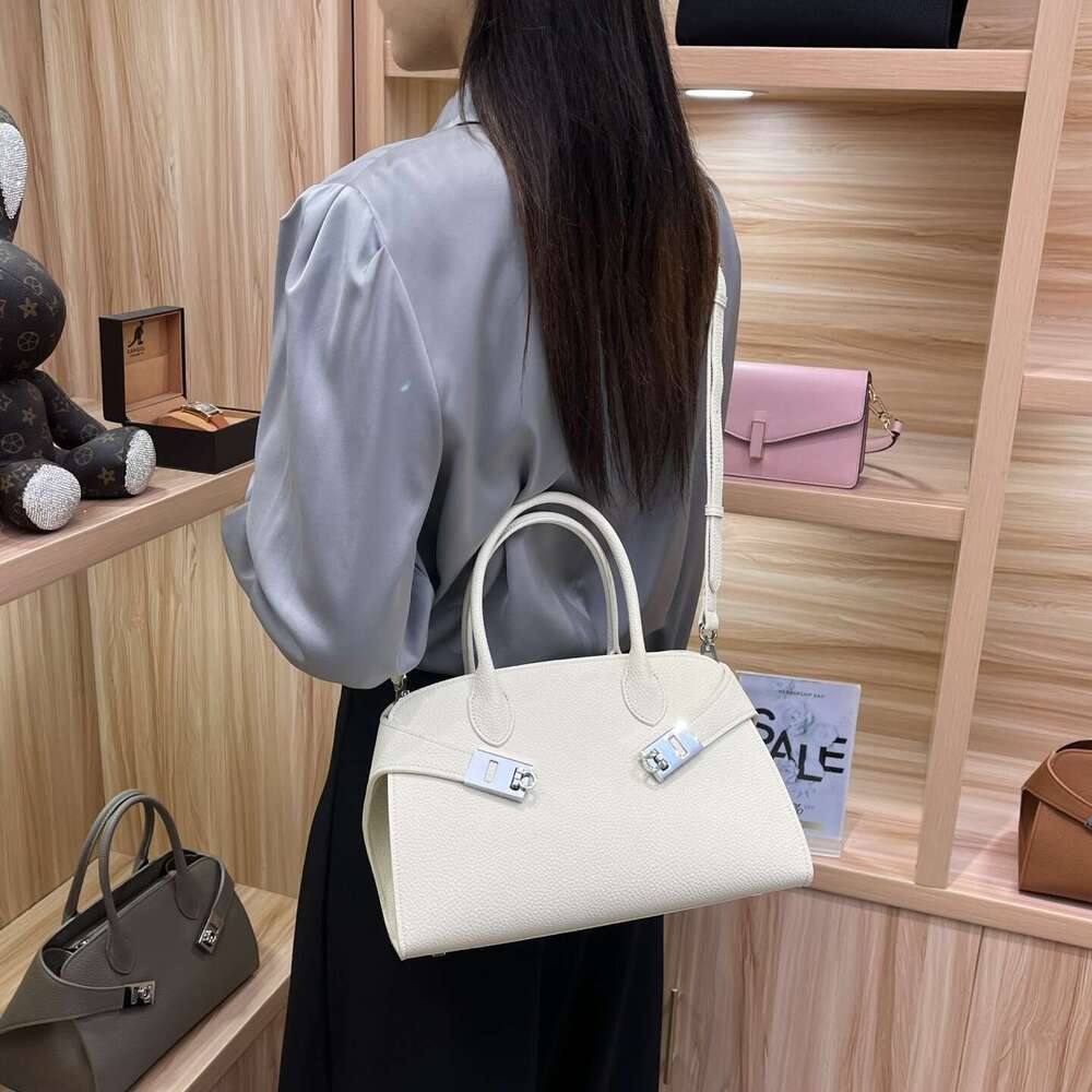 New Fashion Versatile Handbag Genuine Leather Women's Cowhide Crossbody Large Capacity Tote Bag