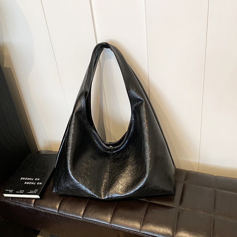 Ladies' Commuter Bag 2025 Designer's New Multi functional Shoulder Bag Large Capacity Handbag