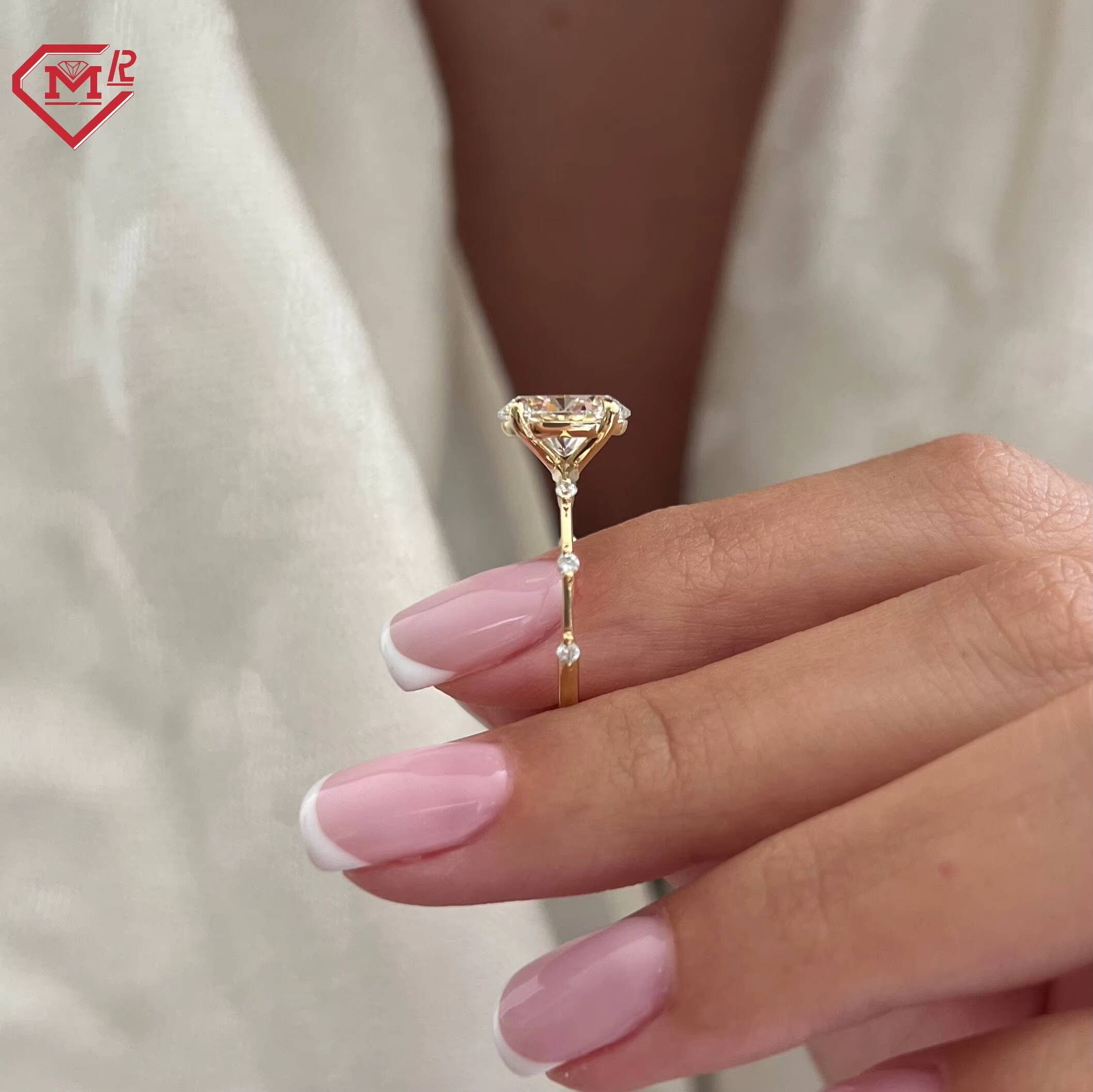 Luxury Gift Diamond Engagement Ring 925 Silver 2 CT Oval Cut F VVS2 Clarity Lab Grown Diamonds Ring