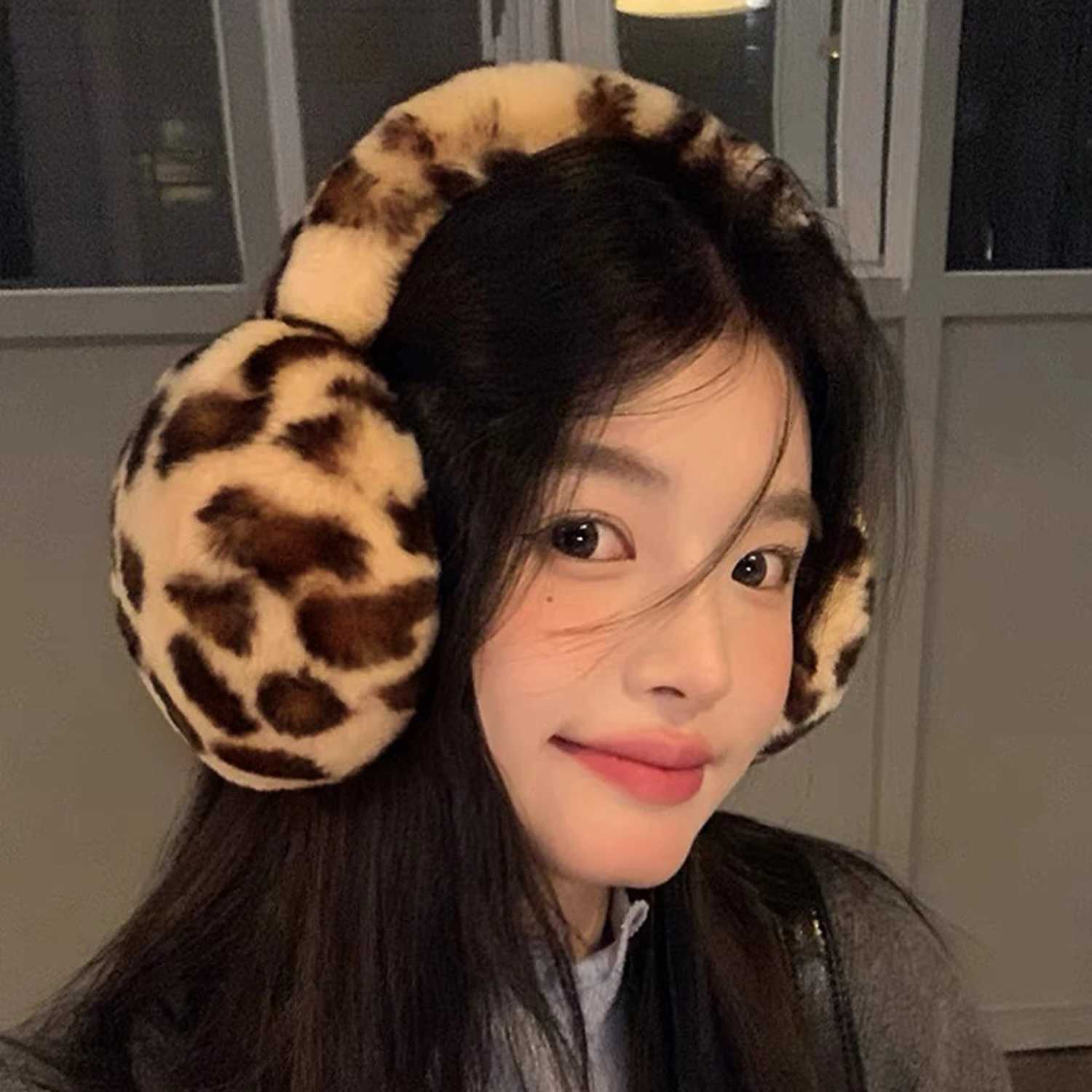 2K American Leopard Print Earmuff Outdoor Cold Protection Ear-Muffs Cover for Winter Soft Plush Ear Warmers Winter Accessories XJ250812