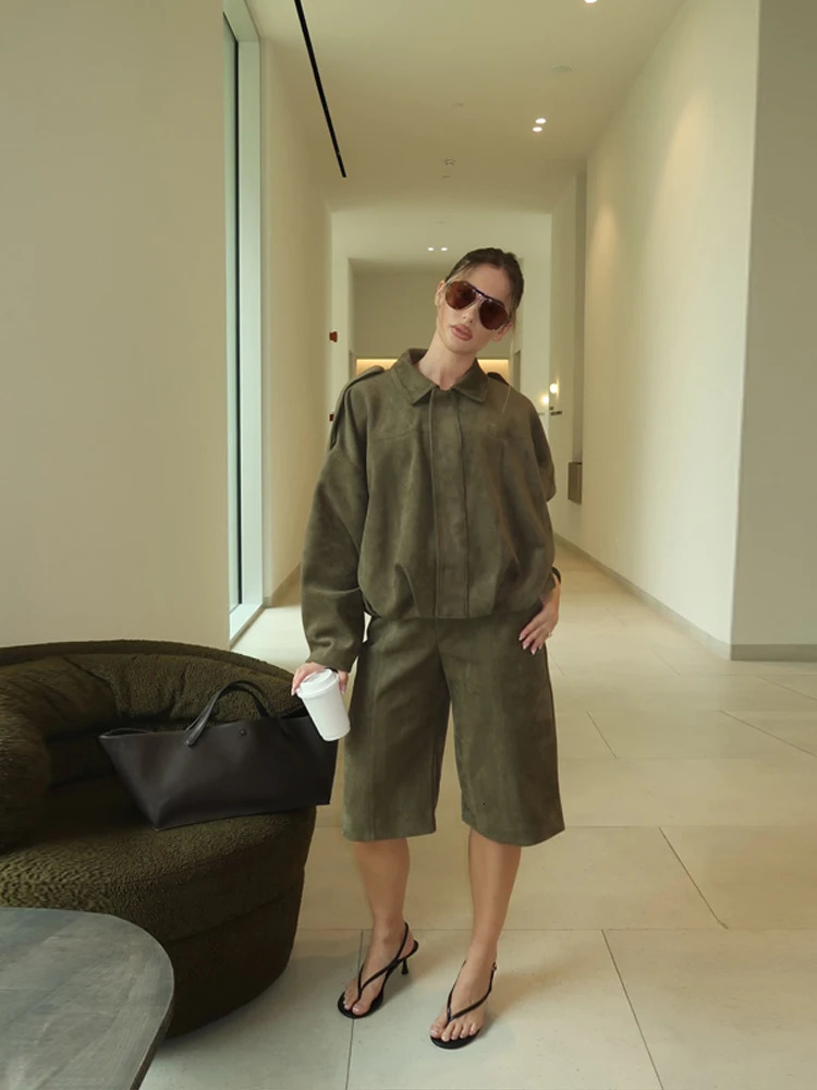 Women Fashion Green Suede Leather Short Jacket Oversized Zipper Long Sleeve Pockets Bomber Coat Lady Motorcycle Outwear 2025 250811