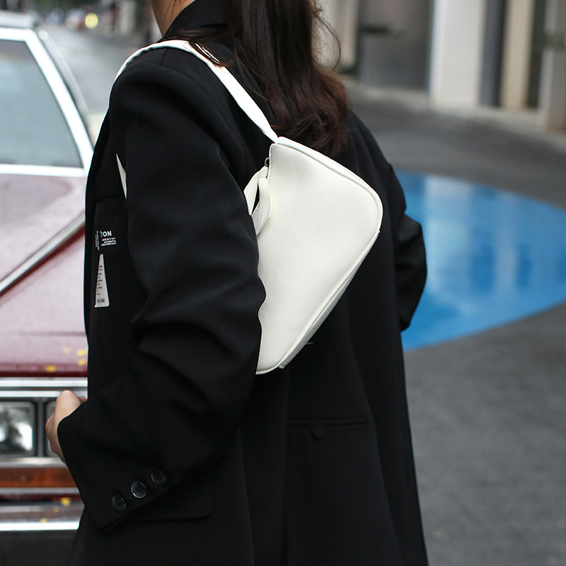 Textured Half-Moon Baguette for Women Summer New Dumpling Casual Versatile Handbag Shoulder Bag