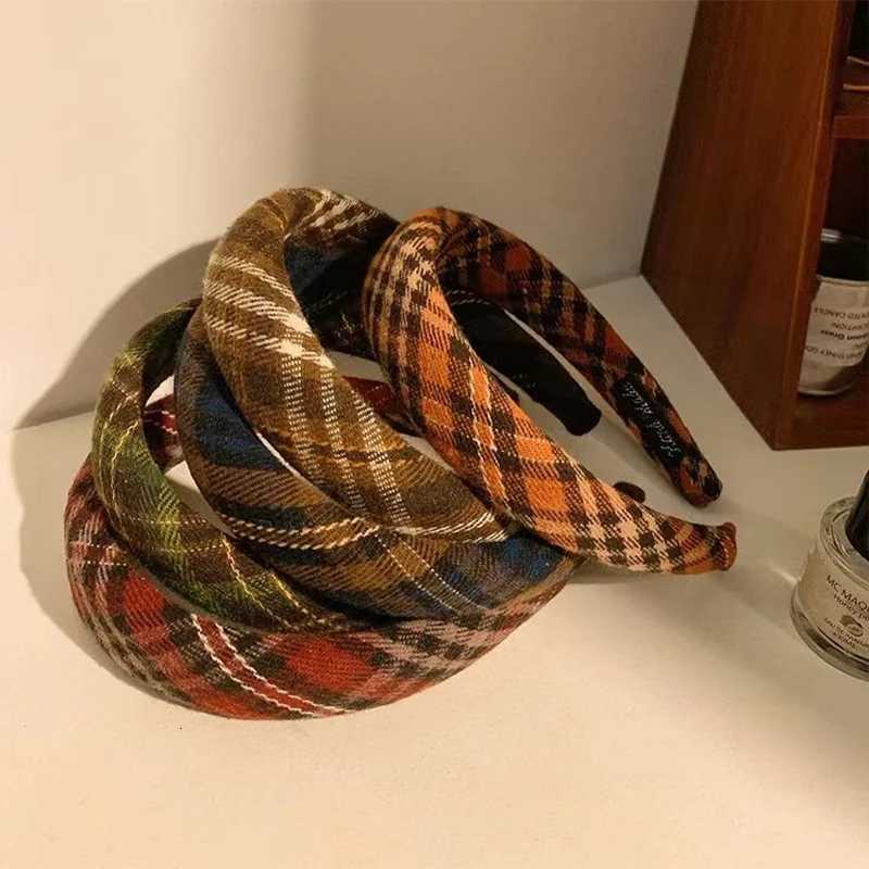 Retro Plaid Pattern Sponge Band for Ladies Elegant Face Wash Band for Going Out Fashionable Womens Hair Accessories X250812